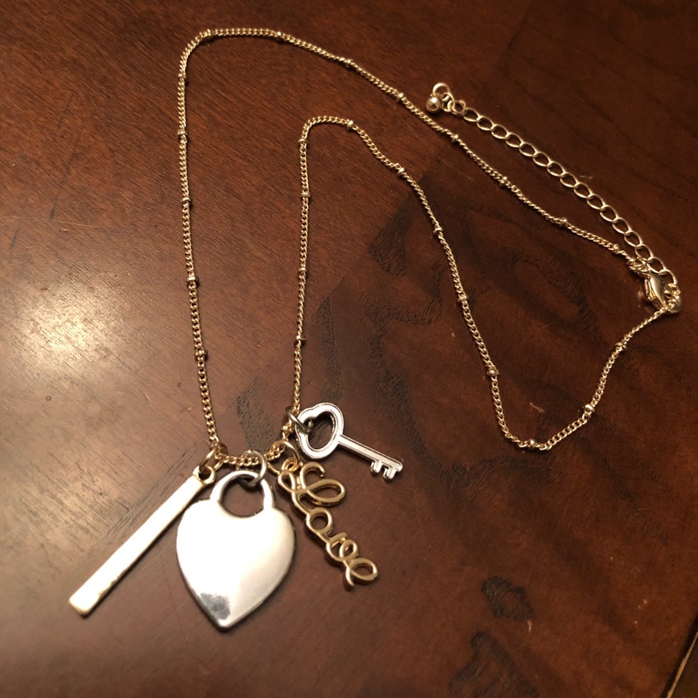 Beautiful Charm Necklace - Picture 3 of 4